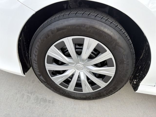 Certified 2022 Toyota Camry LE FWD image 31