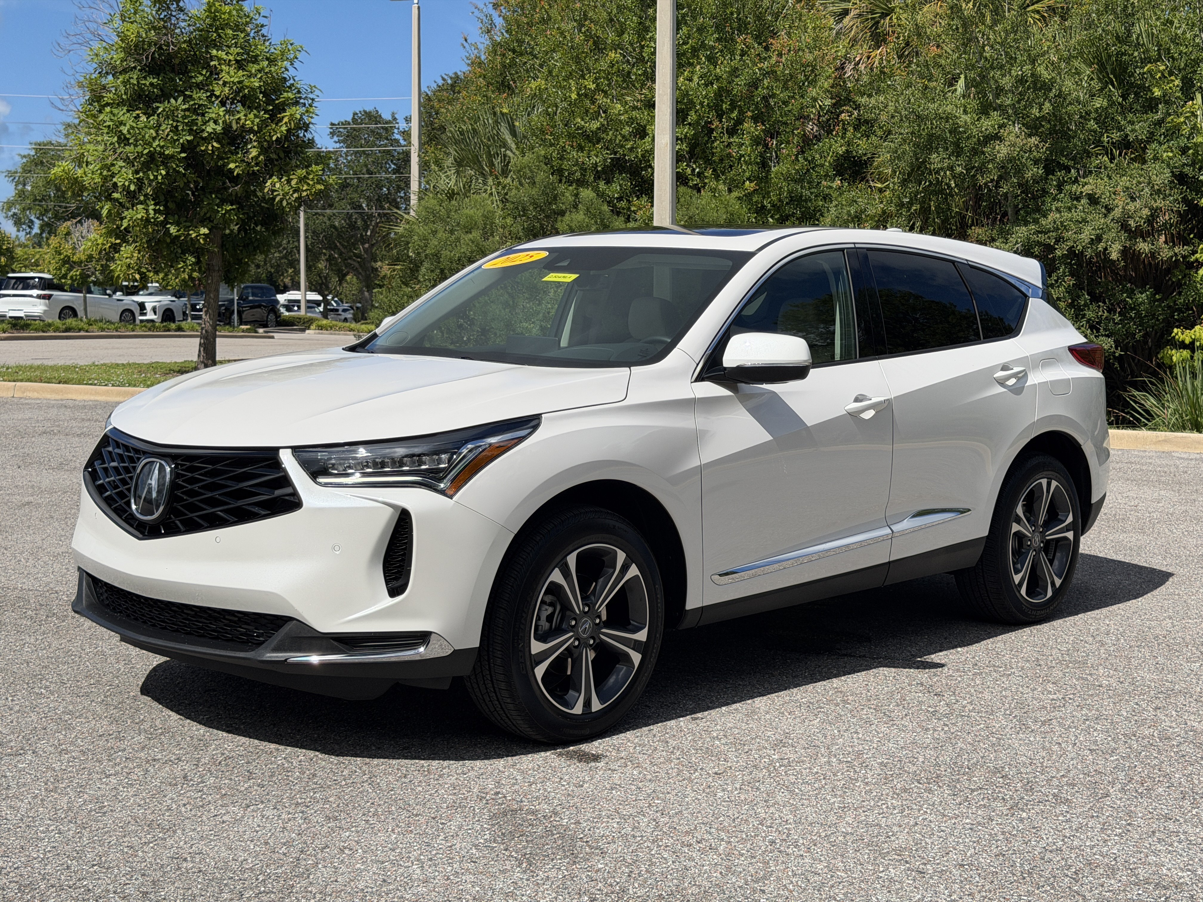 Used 2025 Acura RDX w/ Technology Package AWD/4WD image 3