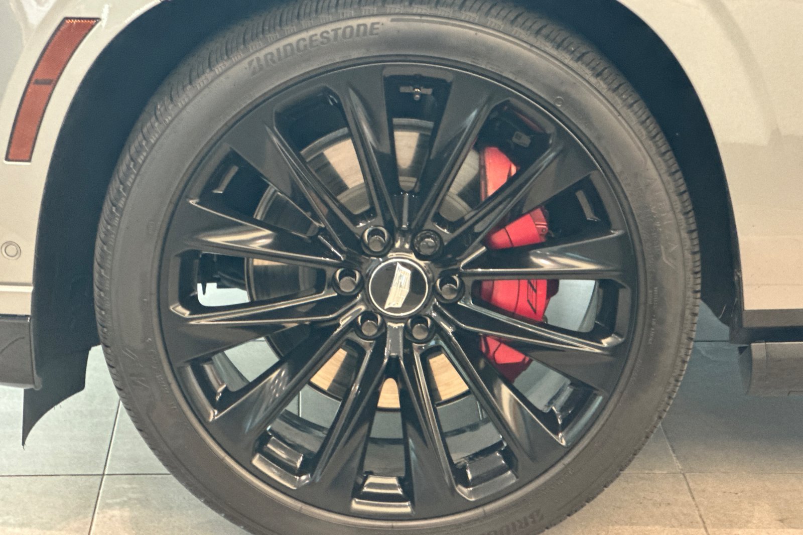 Certified 2025 Cadillac Escalade V w/ LPO, ONYX Package AWD/4WD image 43