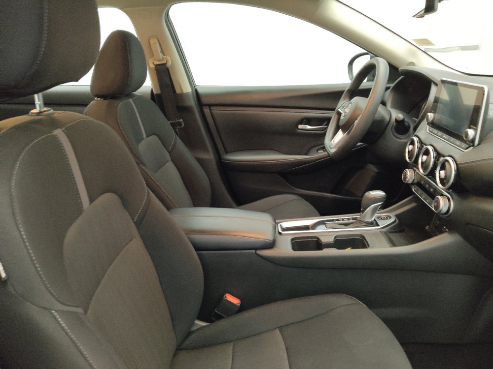 Used 2025 Nissan Sentra SV FWD image 21