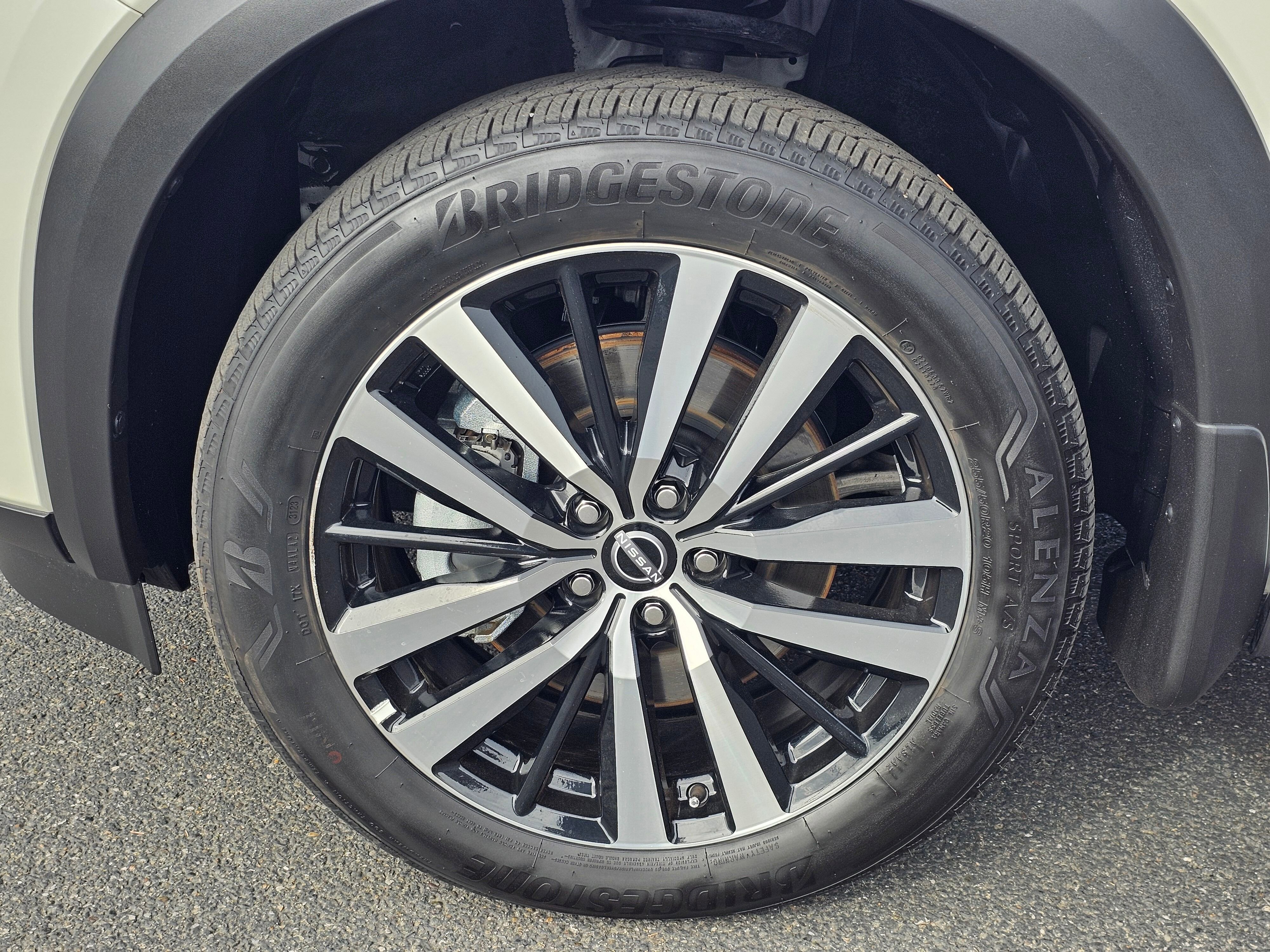 Used 2024 Nissan Pathfinder Platinum w/ Cargo Package image 8