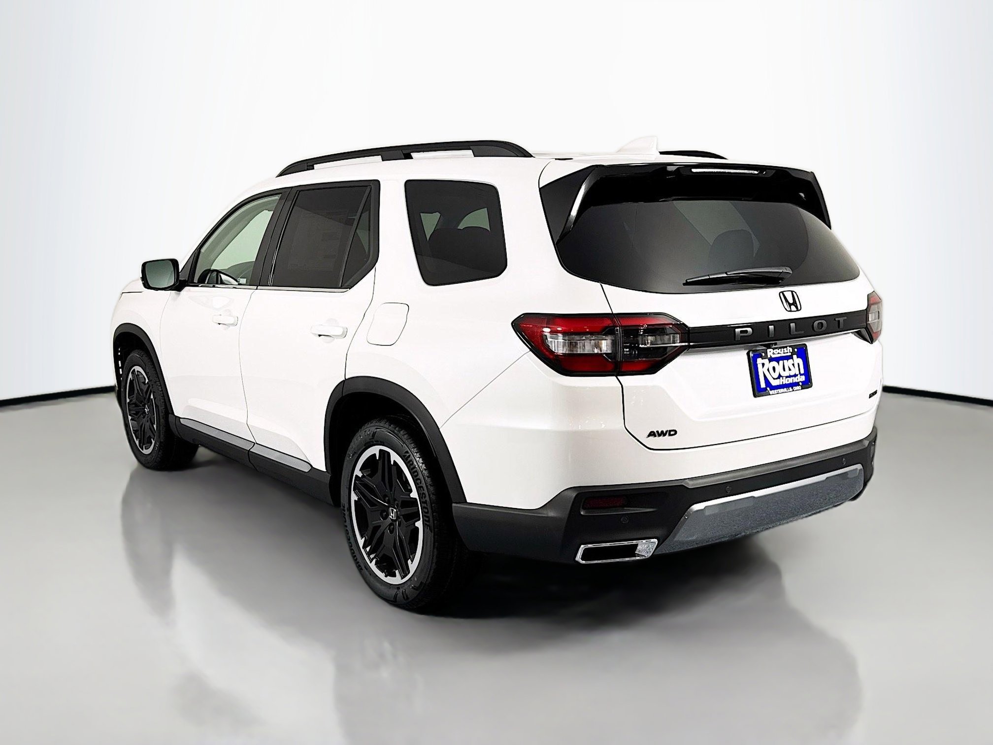 New 2026 Honda Pilot Touring image 7