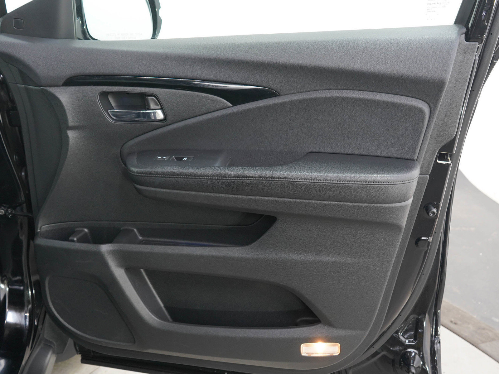 Used 2019 Honda Pilot Touring image 12