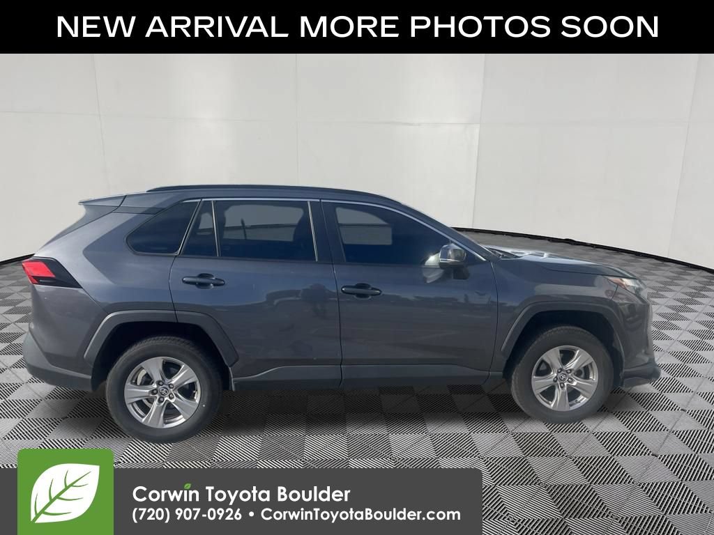 Used 2022 Toyota RAV4 XLE AWD/4WD image 9