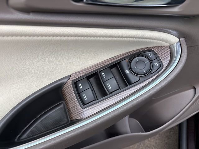 Used 2020 Chevrolet Malibu LT w/ Leather Package FWD image 13