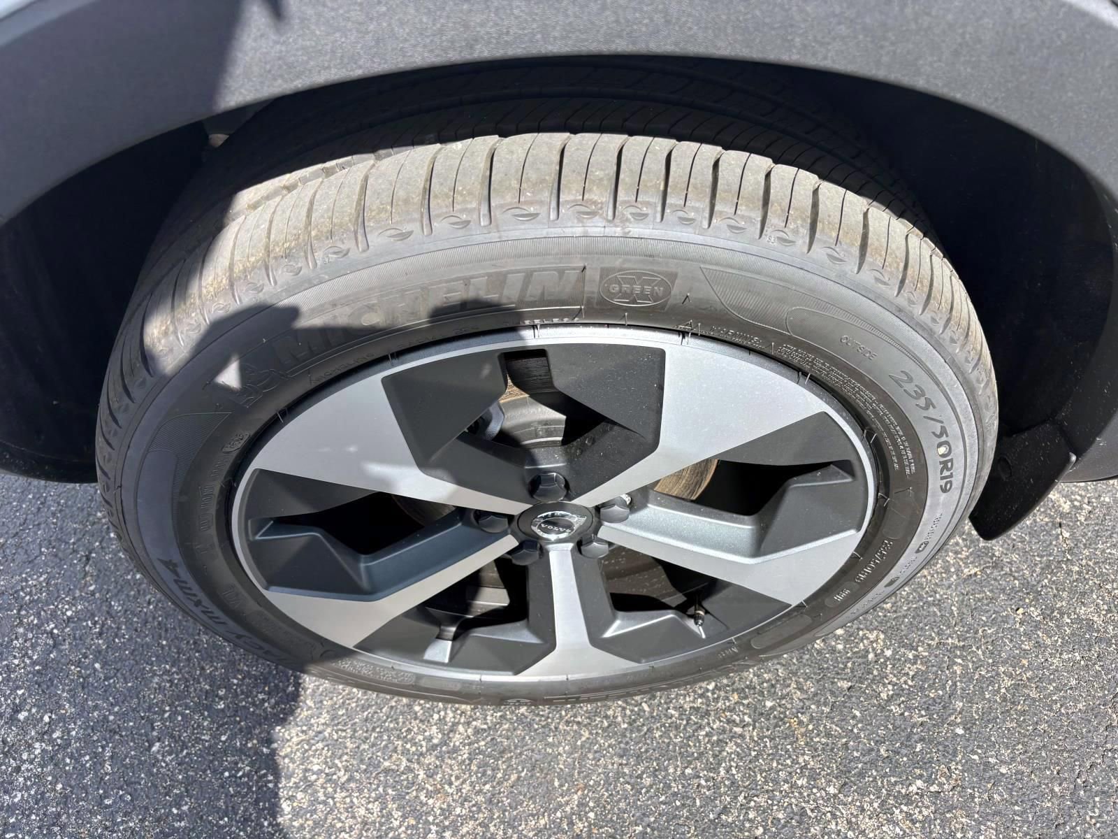 Used 2026 Volvo XC40 B5 Core w/ Protection Package Premier AWD/4WD image 10