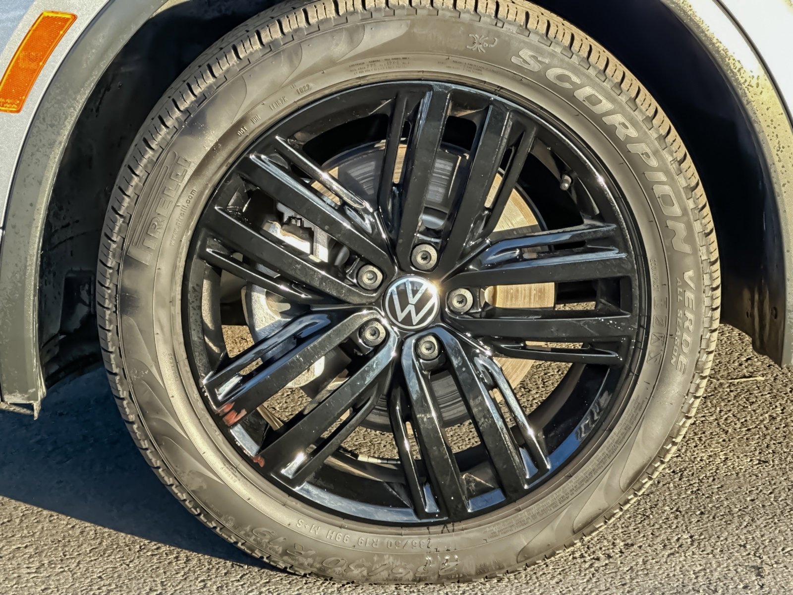 Used 2022 Volkswagen Tiguan SE R-Line image 26