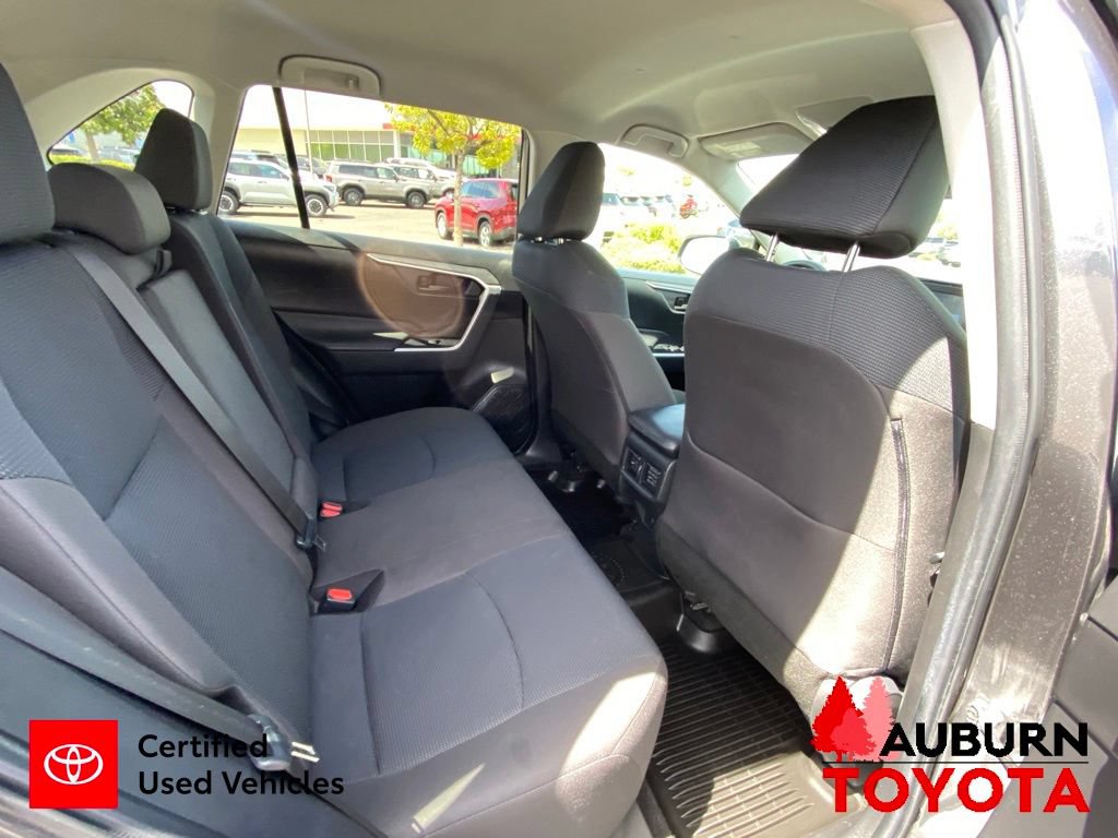 Certified 2022 Toyota RAV4 LE AWD/4WD image 17