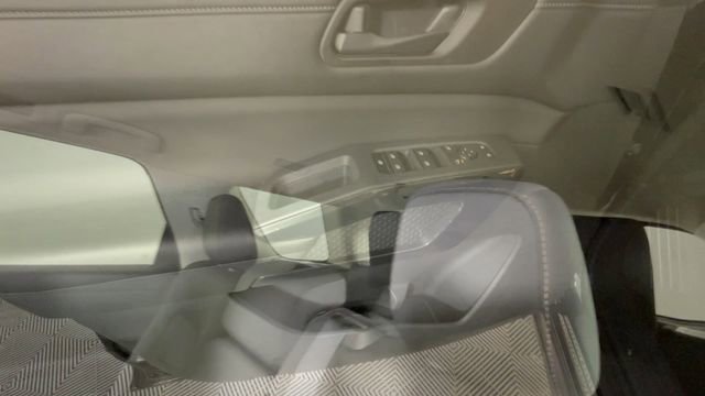 Used 2024 Nissan Pathfinder S AWD/4WD image 19