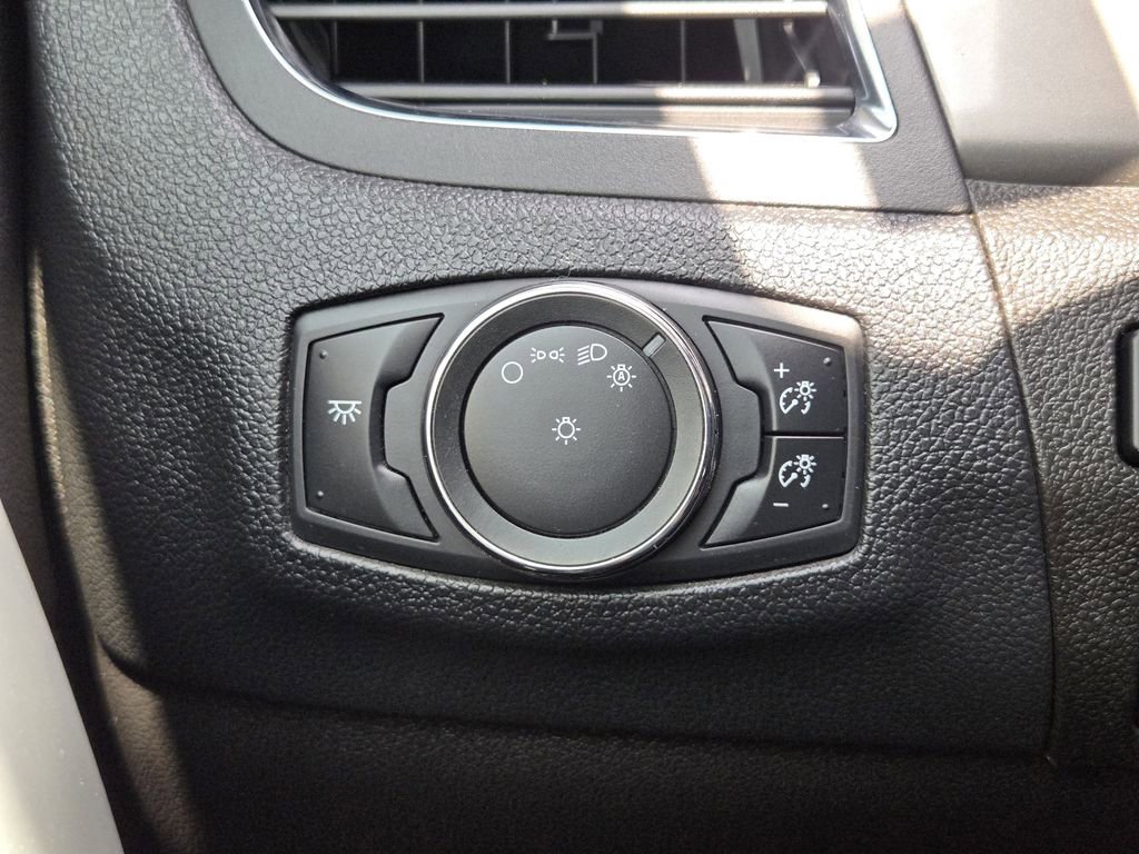 Used 2014 Ford Edge Sport w/ Driver Entry Package FWD image 24