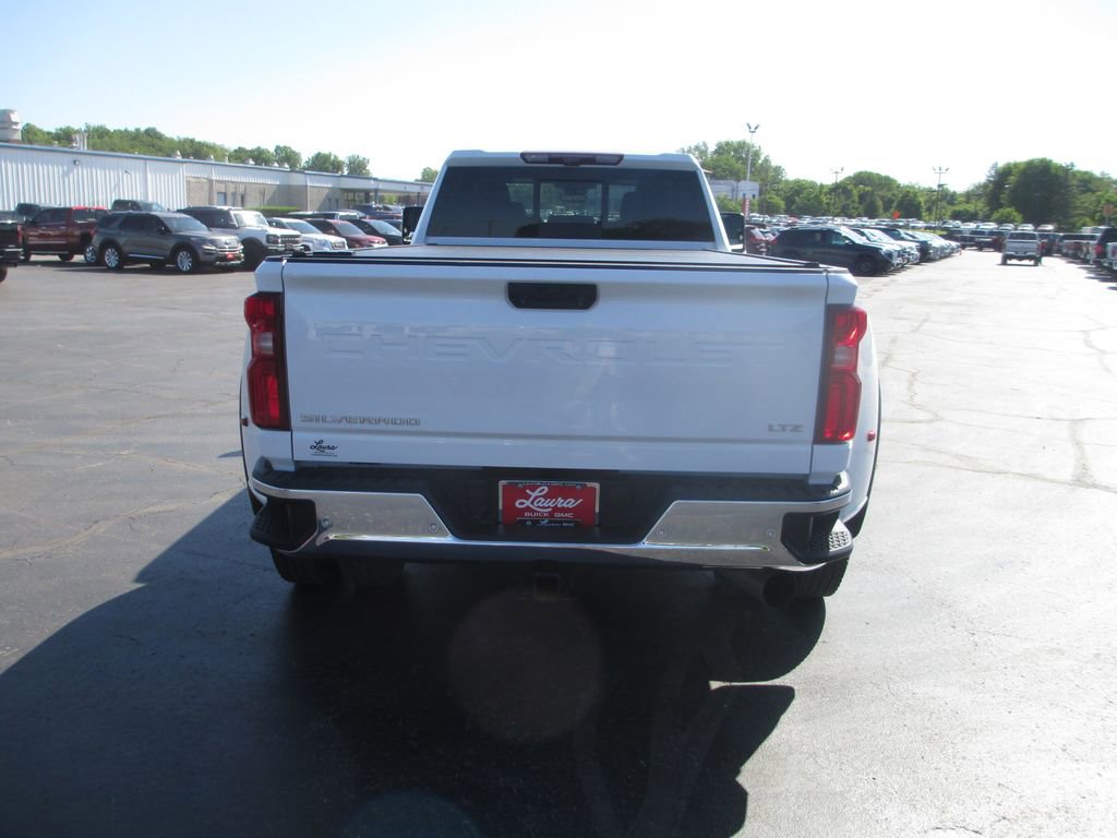 Used 2024 Chevrolet Silverado 3500 LTZ w/ LTZ Convenience Package AWD/4WD image 7
