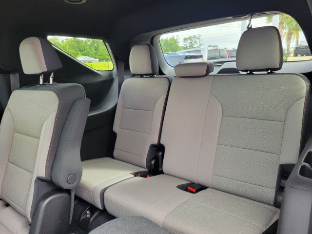 Used 2025 Chevrolet Traverse LT w/ Driver Confidence Package FWD image 28