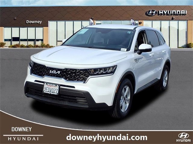Used 2023 Kia Sorento LX image 1