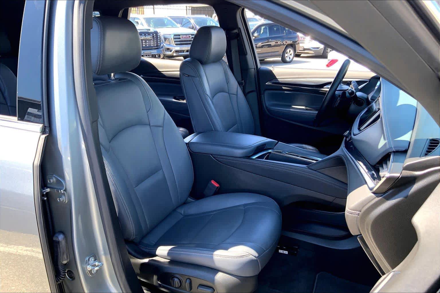 Used 2023 Buick Enclave Essence AWD/4WD image 8