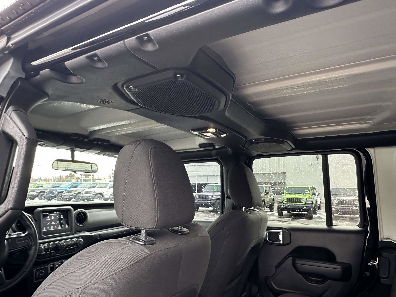 Used 2023 Jeep Wrangler Unlimited w/ Cold Weather Group image 16