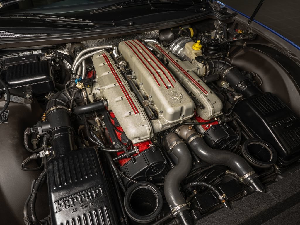 Used 1999 Ferrari 550 Maranello Coupe RWD image 32