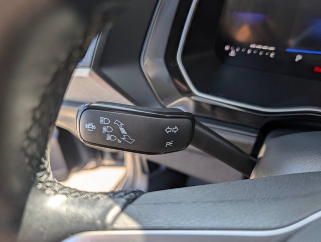 Used 2024 Volkswagen Jetta SE FWD image 28