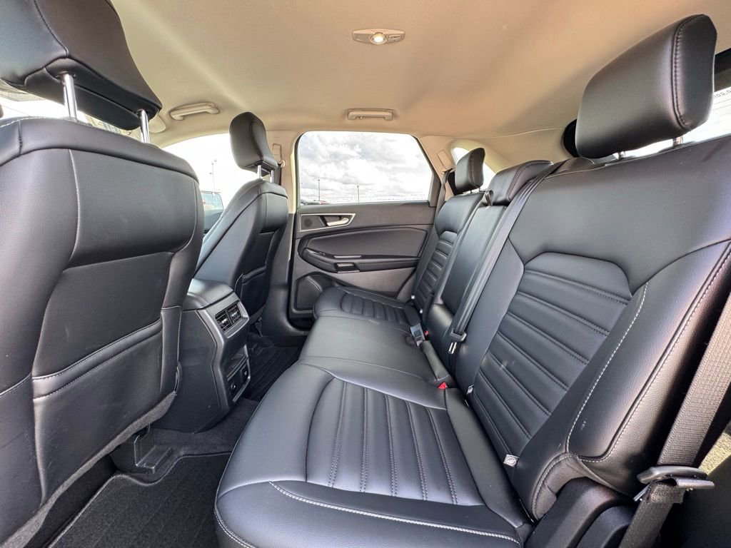 Used 2024 Ford Edge SEL w/ Convenience Package image 12