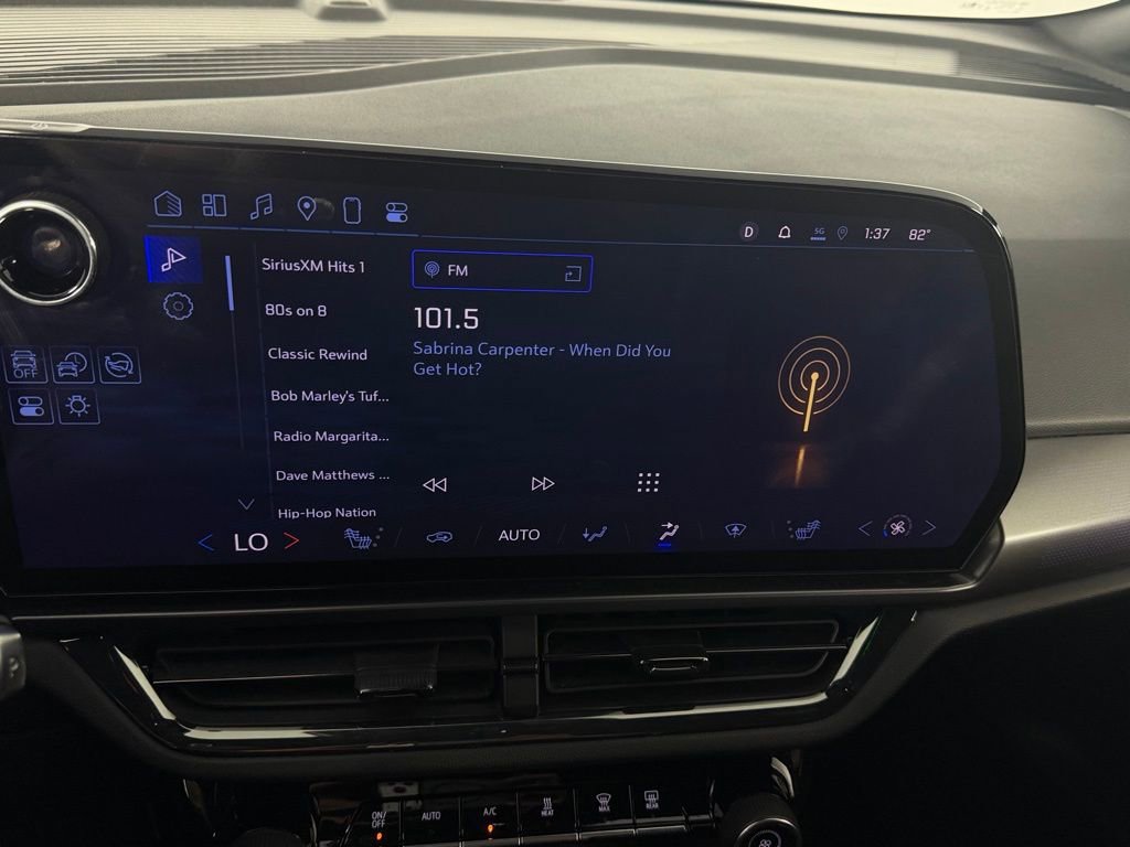 Used 2024 Chevrolet Equinox EV RS image 15