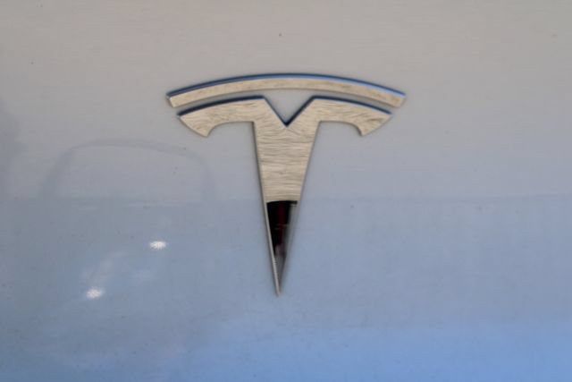 Used 2020 Tesla Model 3 Long Range AWD/4WD image 7
