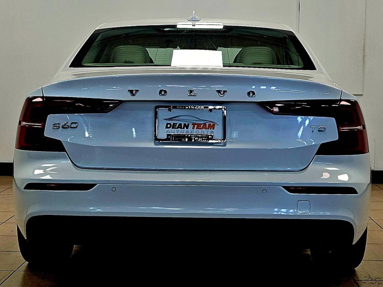 Used 2021 Volvo S60 T5 Momentum w/ Climate Package image 5