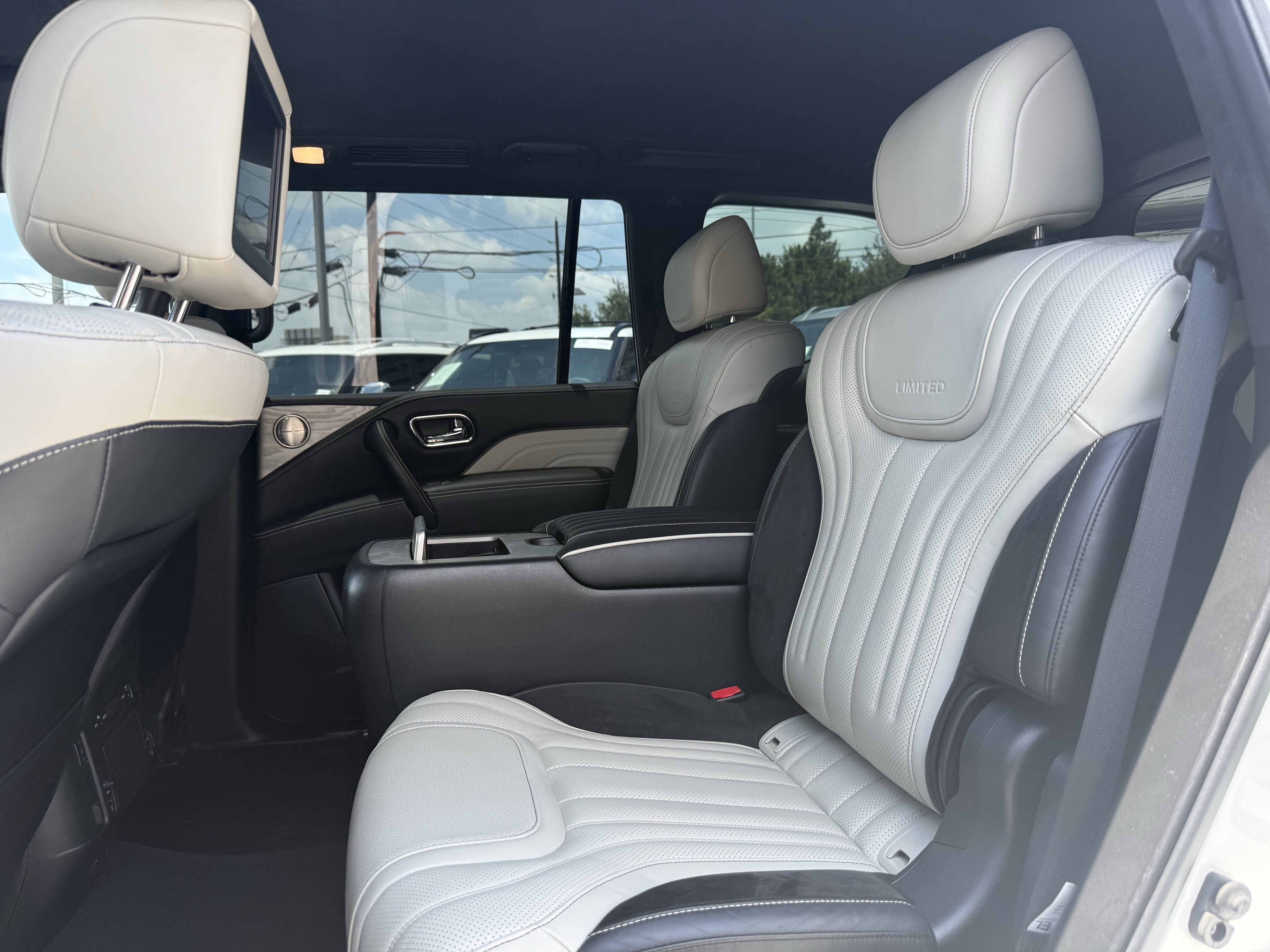 Used 2020 INFINITI QX80 Limited w/ All-Season Package AWD/4WD image 14