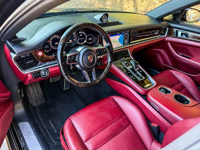 Used 2018 Porsche Panamera 4 image 5