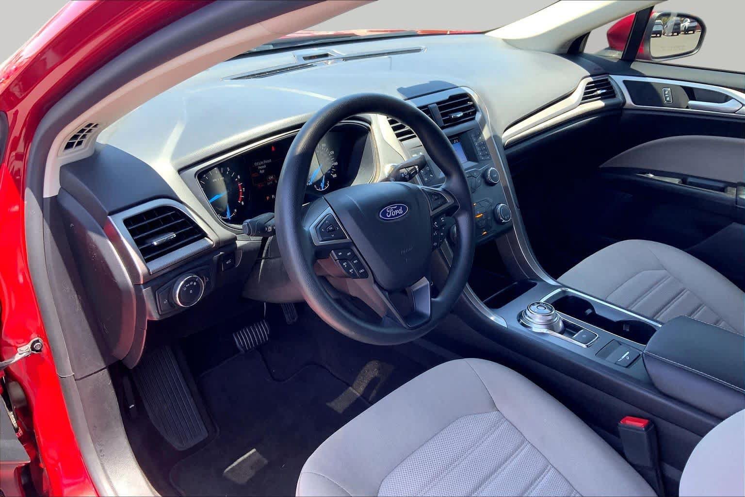 Used 2020 Ford Fusion S FWD image 18