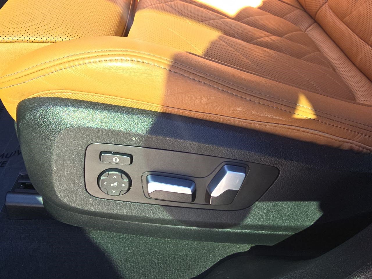 Used 2024 BMW X6 xDrive40i AWD/4WD image 16