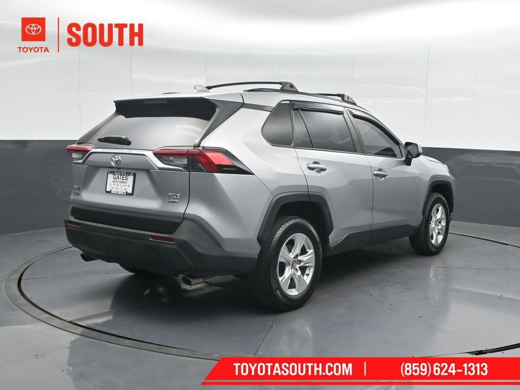 Used 2019 Toyota RAV4 XLE w/ Carpet Mat Package AWD/4WD image 2