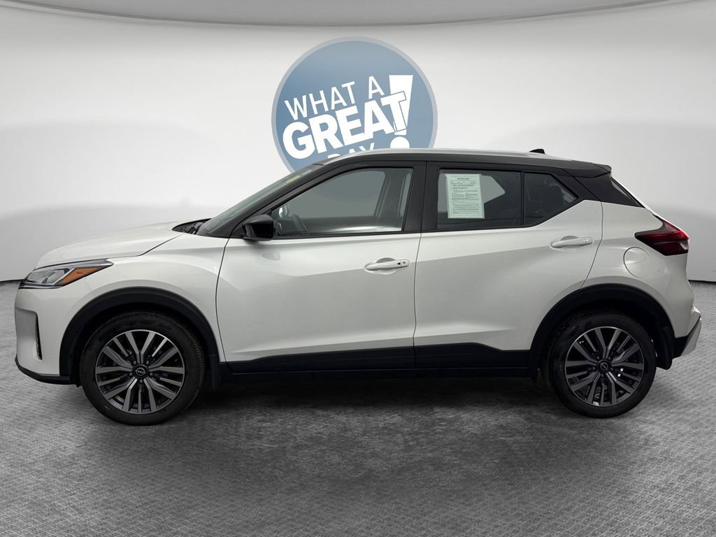 Used 2023 Nissan Kicks SV image 7