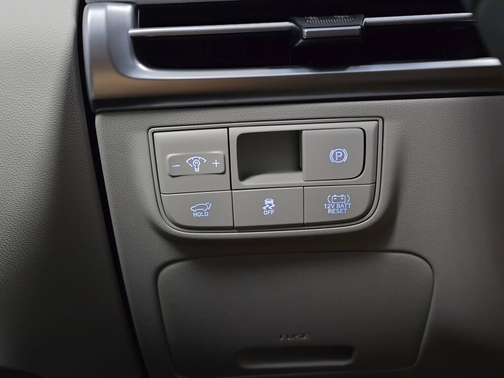 New 2026 Hyundai Tucson Limited image 24