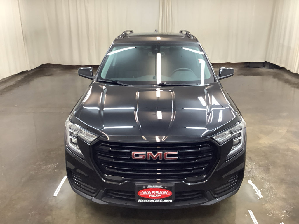 Used 2022 GMC Terrain SLE w/ Driver Convenience Package FWD image 3