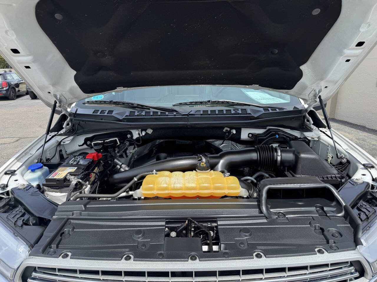 Used 2018 Ford F150 Lariat w/ Equipment Group 502A Luxury AWD/4WD image 29