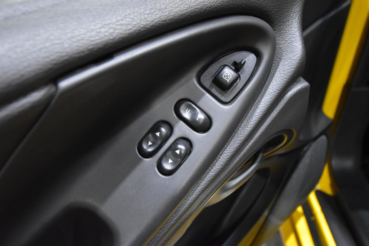 Used 2004 Ford Mustang Mach 1 RWD image 18