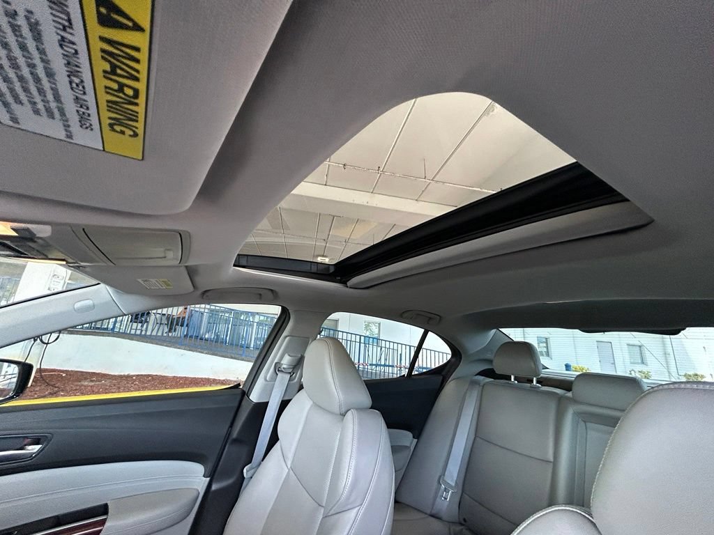 Used 2015 Acura TLX w/ Technology Package FWD image 10