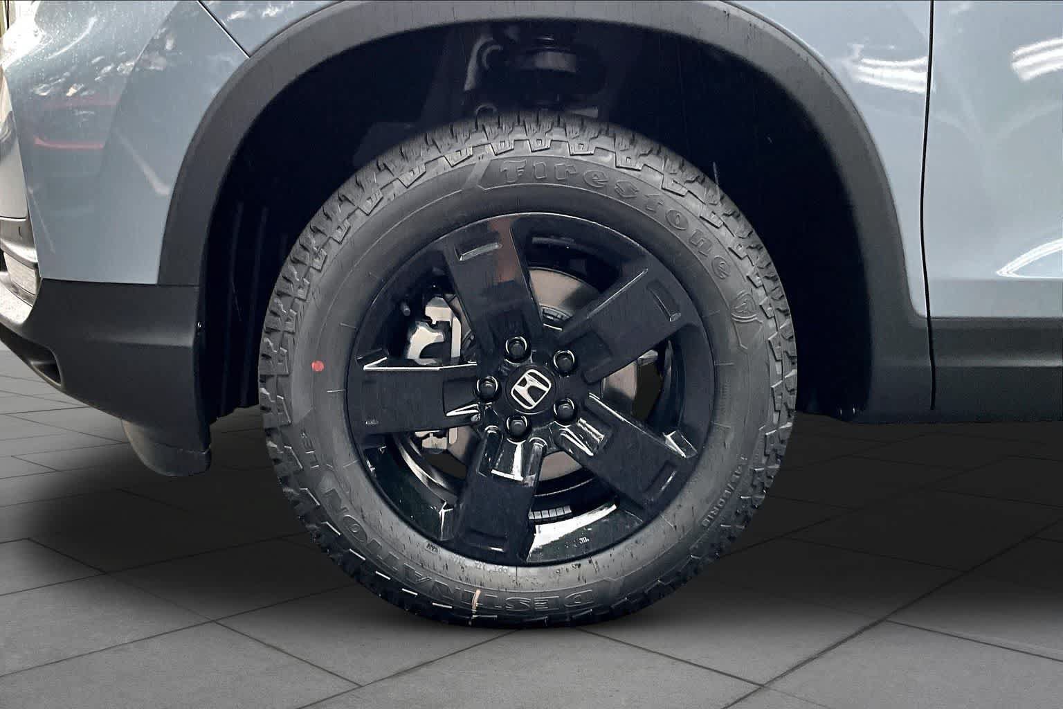 New 2026 Honda Ridgeline Black Edition image 9