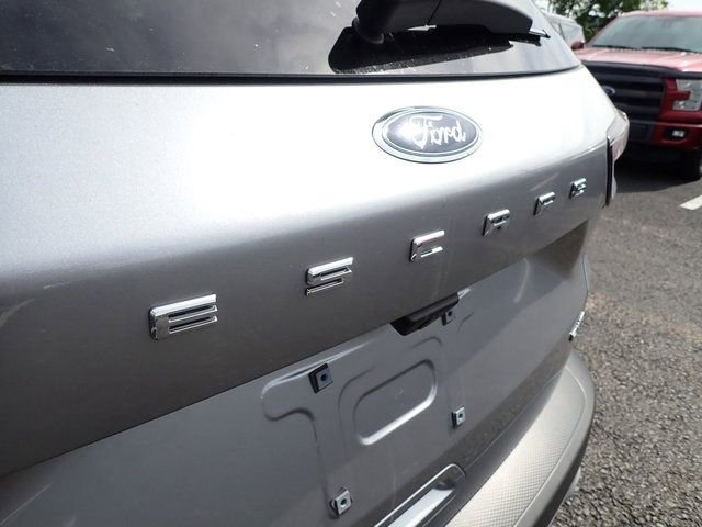 Used 2022 Ford Escape SE w/ Cold Weather Package image 6