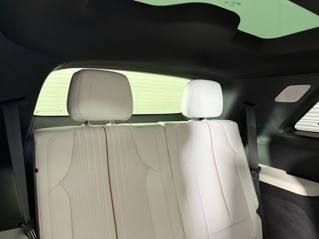 New 2026 Cadillac Vistiq Luxury image 29