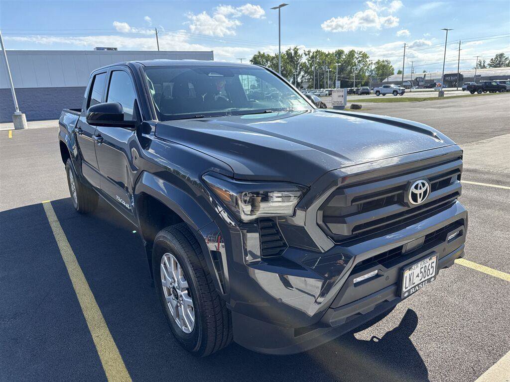 Used 2024 Toyota Tacoma SR5 AWD/4WD image 2
