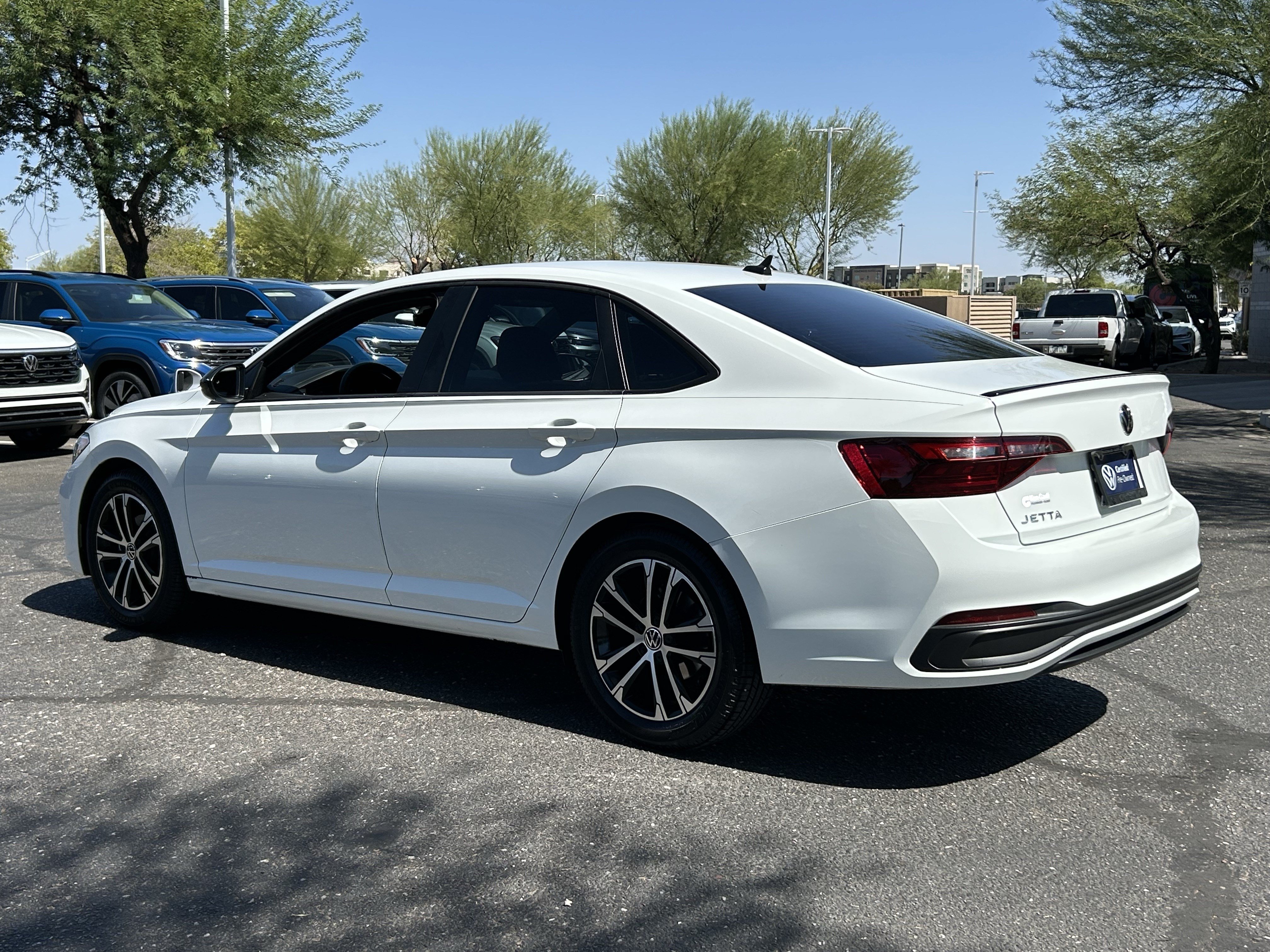Certified 2022 Volkswagen Jetta Sport FWD image 3