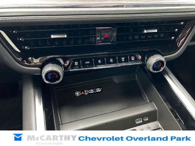 New 2026 Chevrolet Suburban Premier w/ Sun And Tow Package AWD/4WD image 14