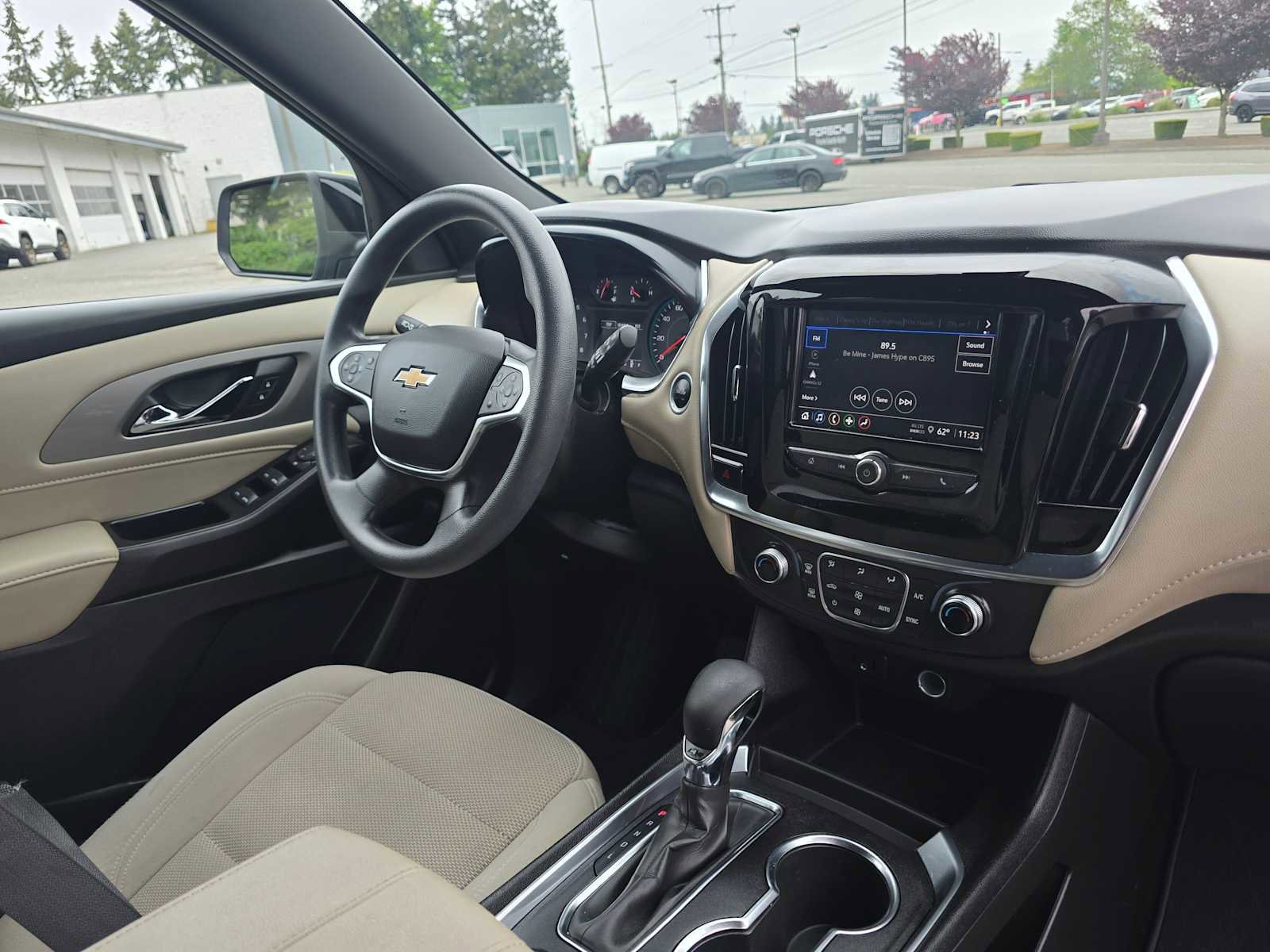 Used 2023 Chevrolet Traverse LS AWD/4WD image 10