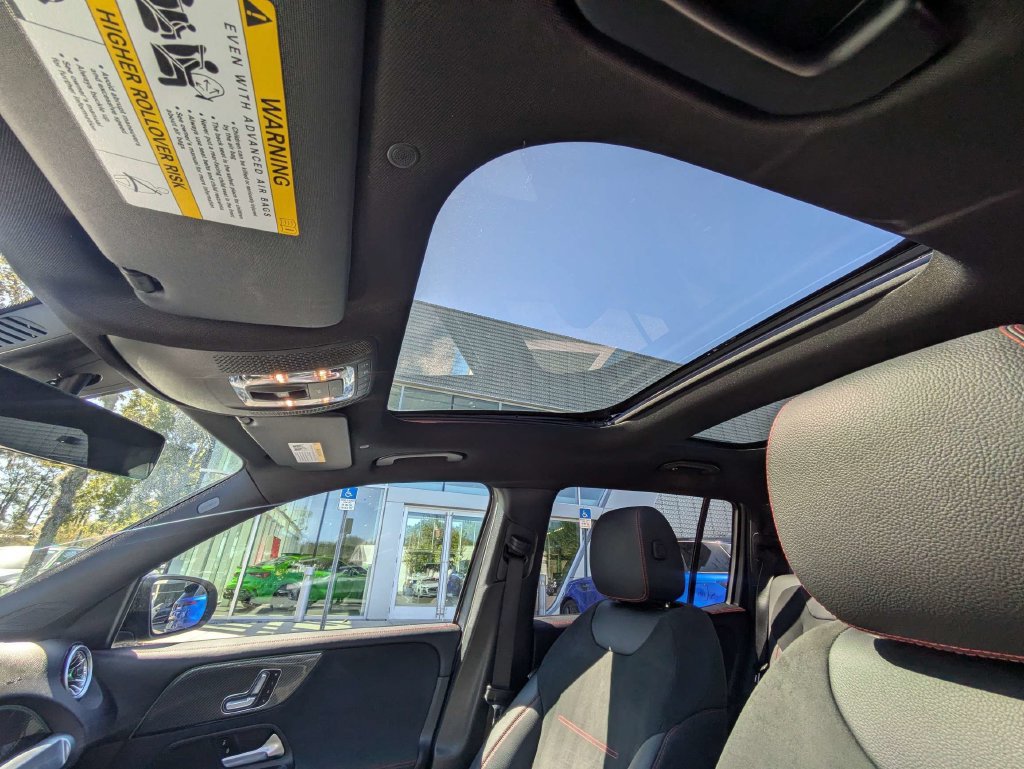 Used 2022 Mercedes-Benz GLB 250 image 26