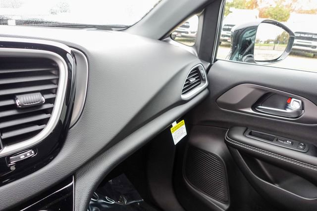 New 2026 Chrysler Voyager LX image 20