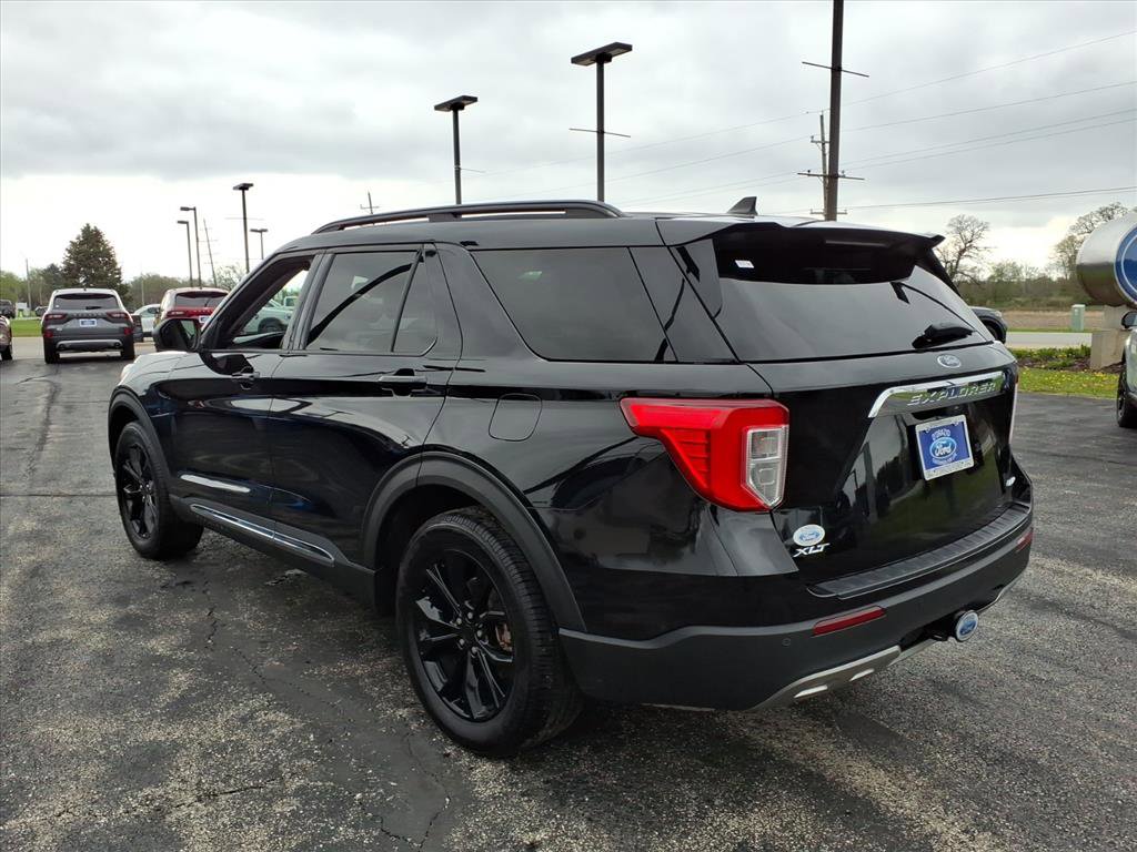 Used 2021 Ford Explorer XLT w/ Equipment Group 202A image 5