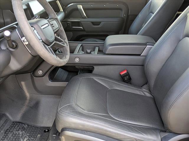 Certified 2023 Land Rover Defender 90 V8 image 17