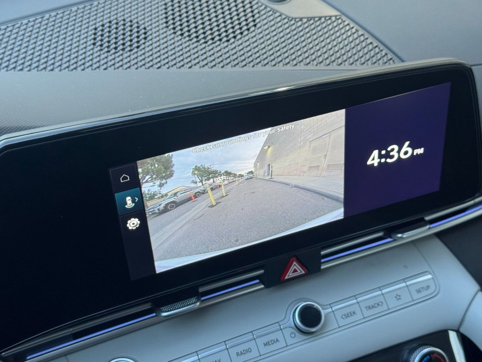 Used 2025 Hyundai Elantra Limited image 17