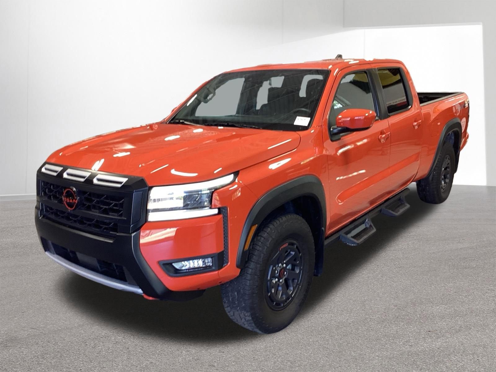 Used 2025 Nissan Frontier PRO-4X AWD/4WD image 13
