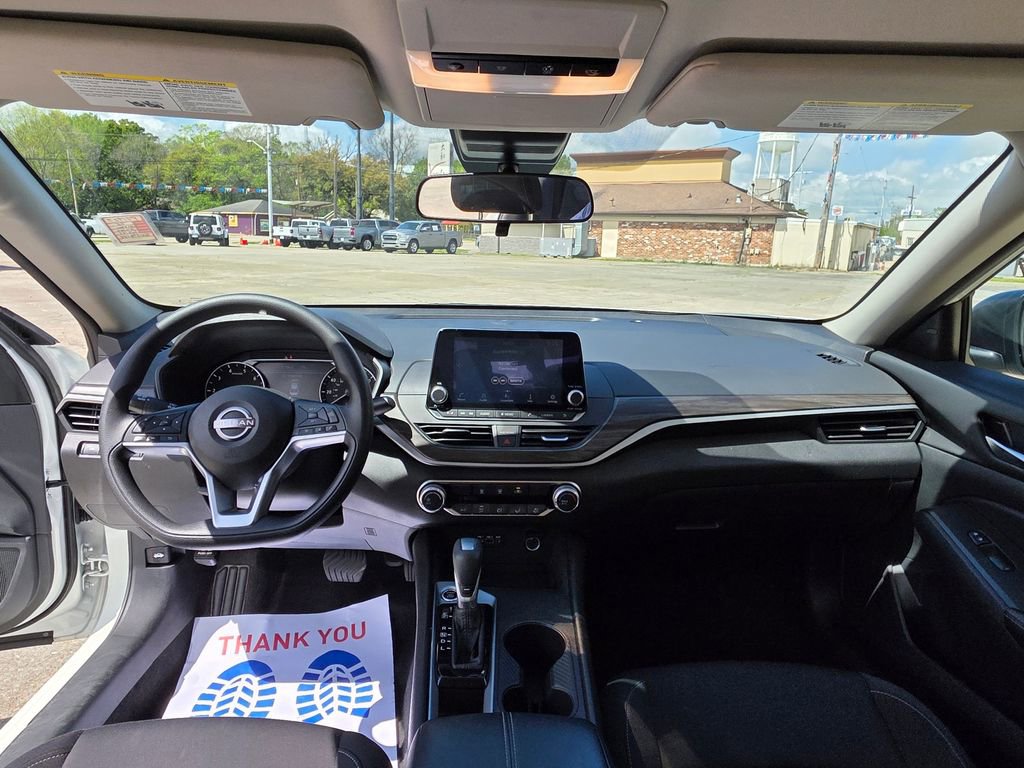 Used 2025 Nissan Altima 2.5 SV image 15